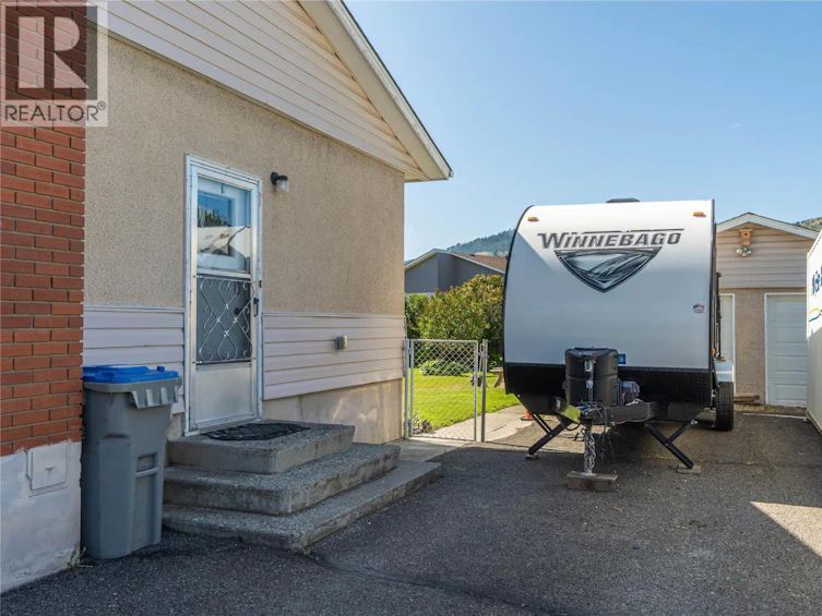 2321 Young Avenue, Kamloops, BC, V2B 4M7 - 10