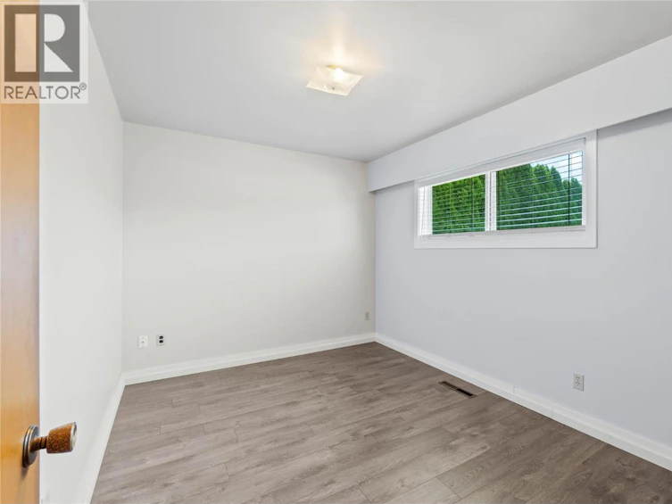 2321 Young Avenue, Kamloops, BC, V2B 4M7 - 24