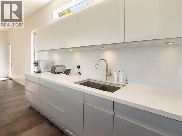 4840 Lakeshore Road, Kelowna, BC, V1W 4H6 - 36