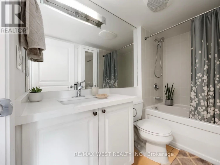710-18 Yonge Street, Toronto, ON, M5M 3G5 - 6