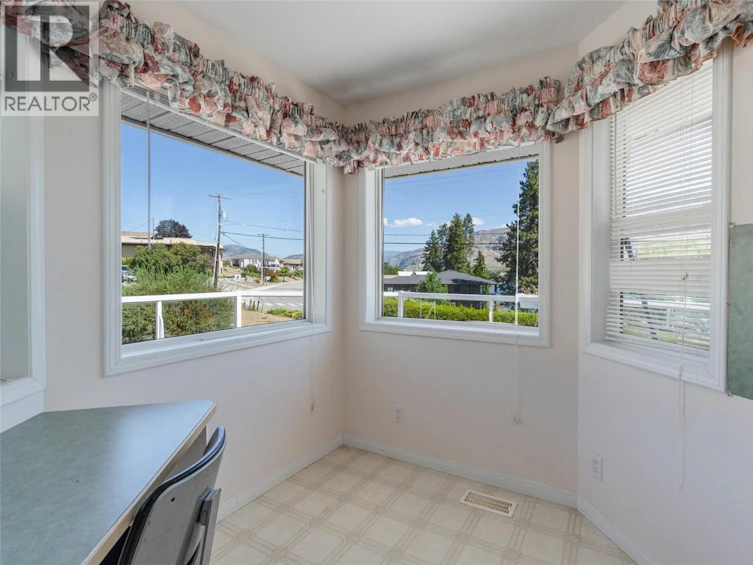 6752 Lakeside Drive, Oliver, BC, V0H 1T4 - 8