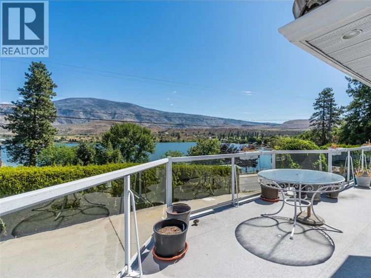 6752 Lakeside Drive, Oliver, BC, V0H 1T4 - 6