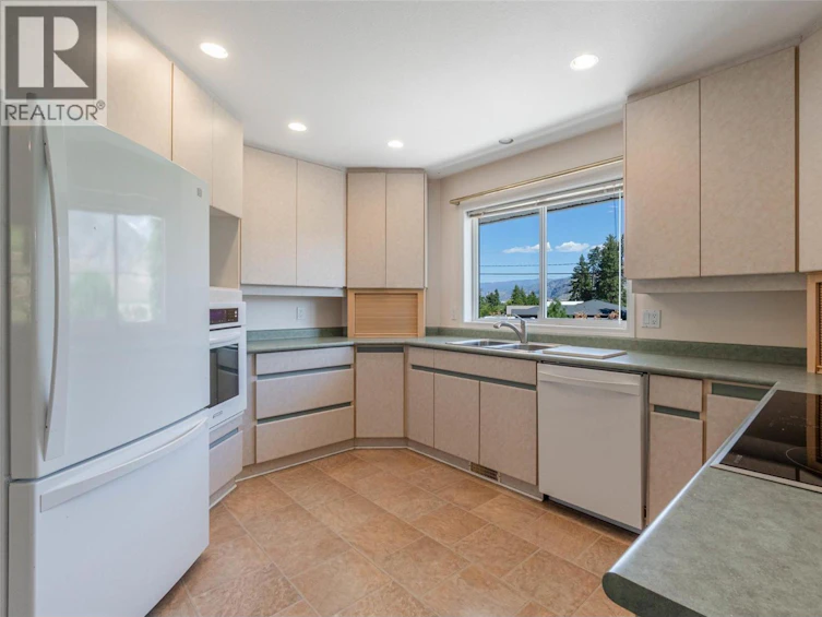 6752 Lakeside Drive, Oliver, BC, V0H 1T4 - 9