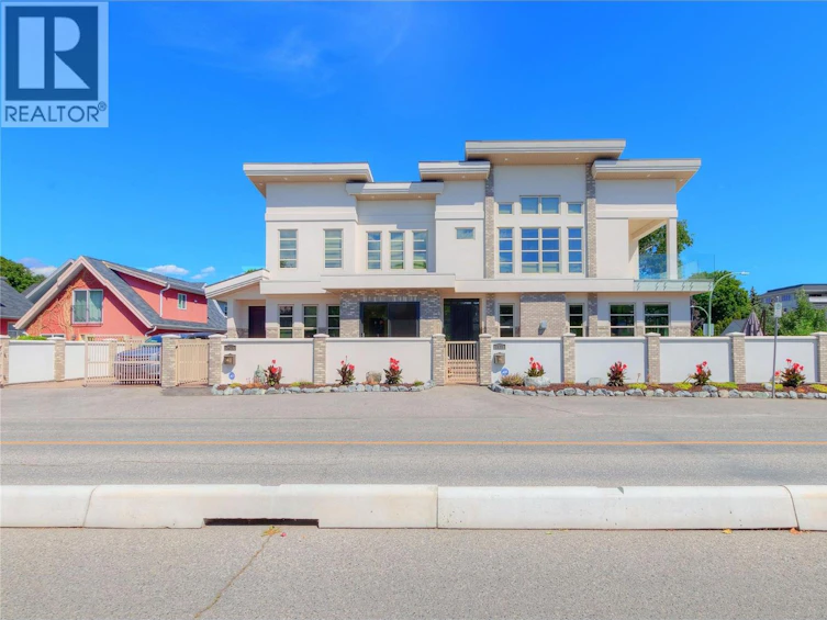 2571 Abbott Street, Kelowna, BC, V1Y 9T9