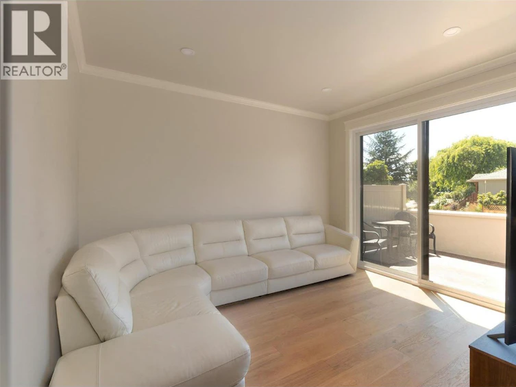 2571 Abbott Street, Kelowna, BC, V1Y 9T9 - 11