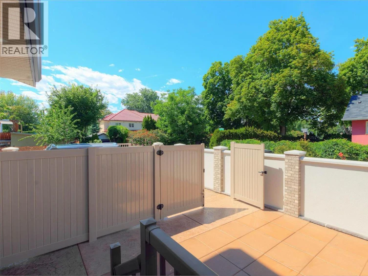 2571 Abbott Street, Kelowna, BC, V1Y 9T9 - 26