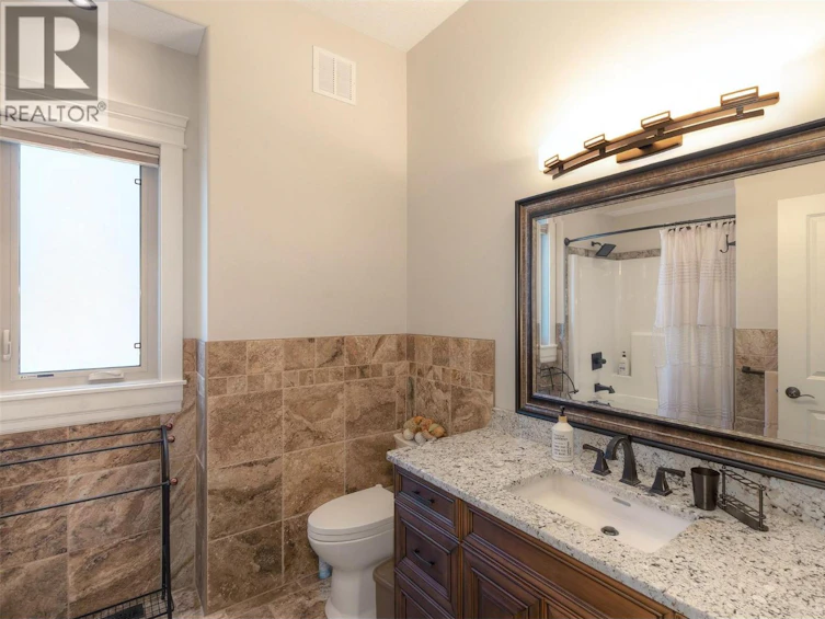 2571 Abbott Street, Kelowna, BC, V1Y 9T9 - 24