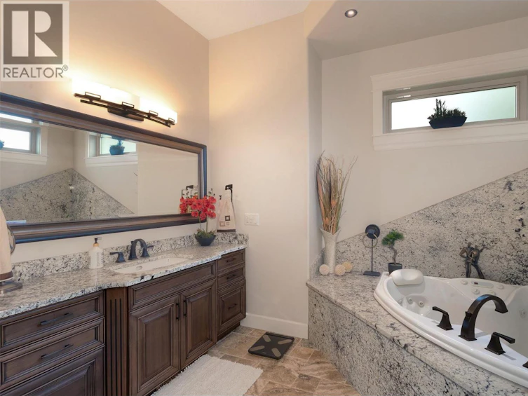 2575 Abbott Street, Kelowna, BC, V1Y 9T9 - 27