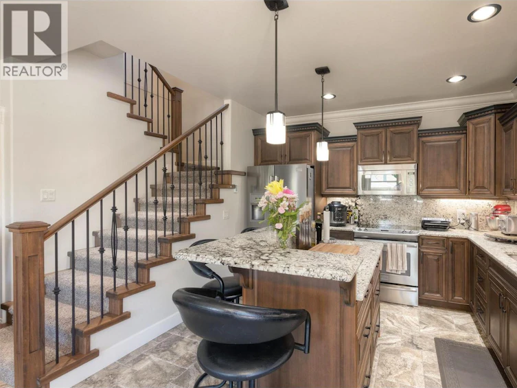 2575 Abbott Street, Kelowna, BC, V1Y 9T9 - 9