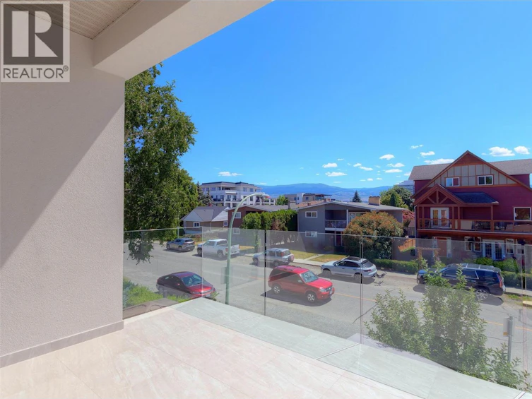 2575 Abbott Street, Kelowna, BC, V1Y 9T9 - 25