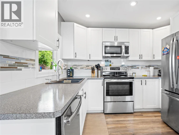 117 Mcculloch Drive, Penticton, BC, V2A 3P6 - 3