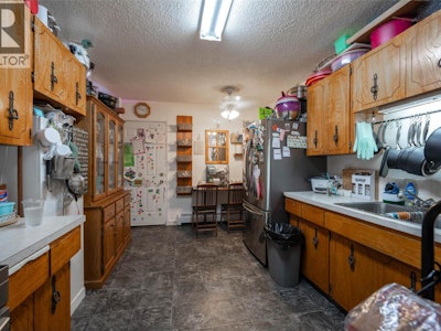 3710 25 Avenue - 3