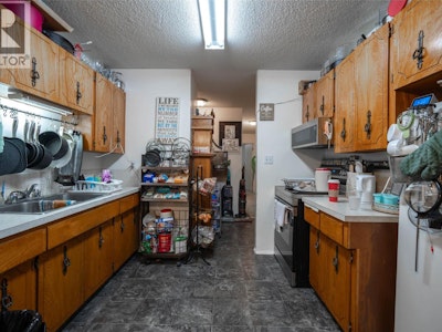 3710 25 Avenue - 5