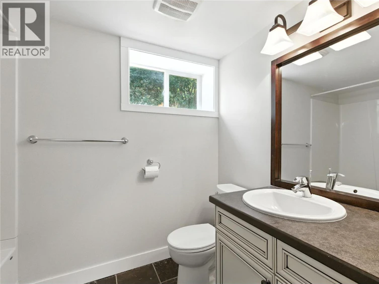 2105 Valleyview Drive, Kamloops, BC, V2C 4C3 - 31