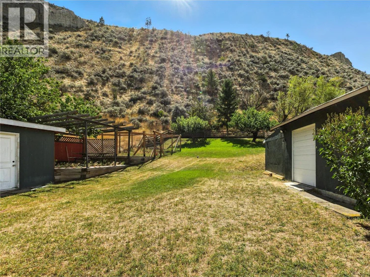 2105 Valleyview Drive, Kamloops, BC, V2C 4C3 - 3