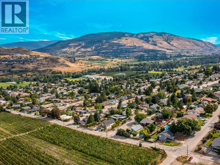 50 Lochhaven Court, Coldstream, BC, V1B 2G9 - 40