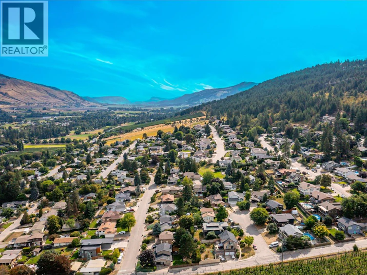 50 Lochhaven Court, Coldstream, BC, V1B 2G9 - 41
