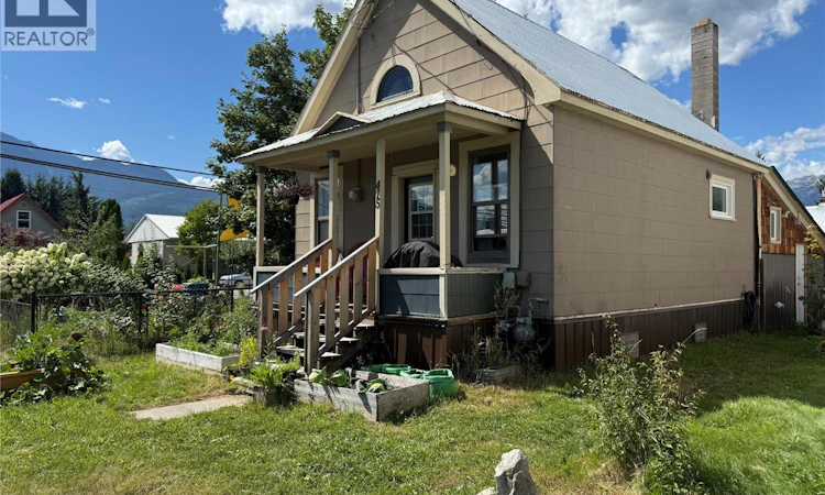 415 Downie Street