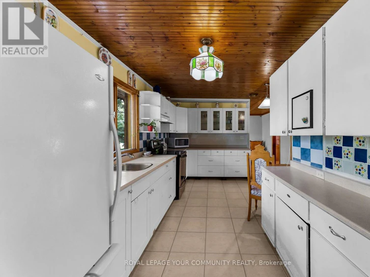 204 Woodland Avenue, Georgina, ON, L4P 2M8 - 8