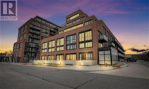 102-12 Symes Road, Toronto, ON, M6N 3T1