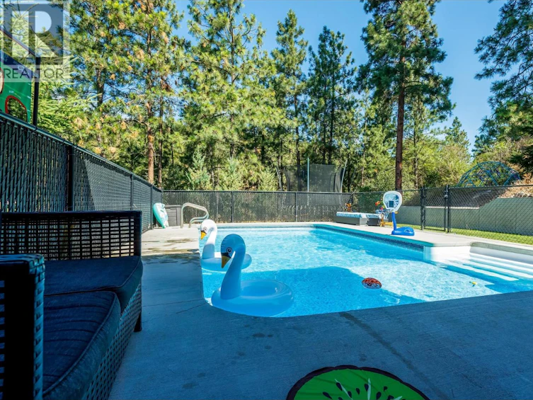 2052 Sunview Drive, West Kelowna, BC, V1Z 3X6 - 15