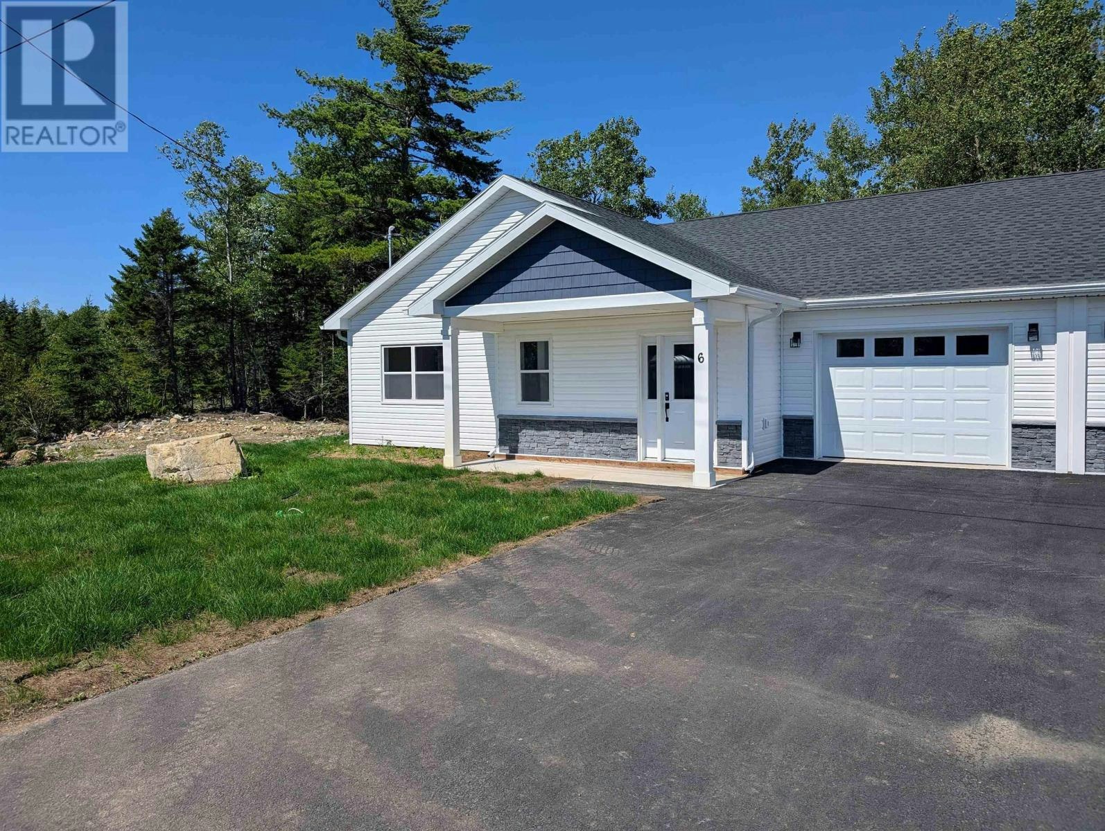 6 Shadebush Walk, Upper Sackville, NS, B4E 0X8