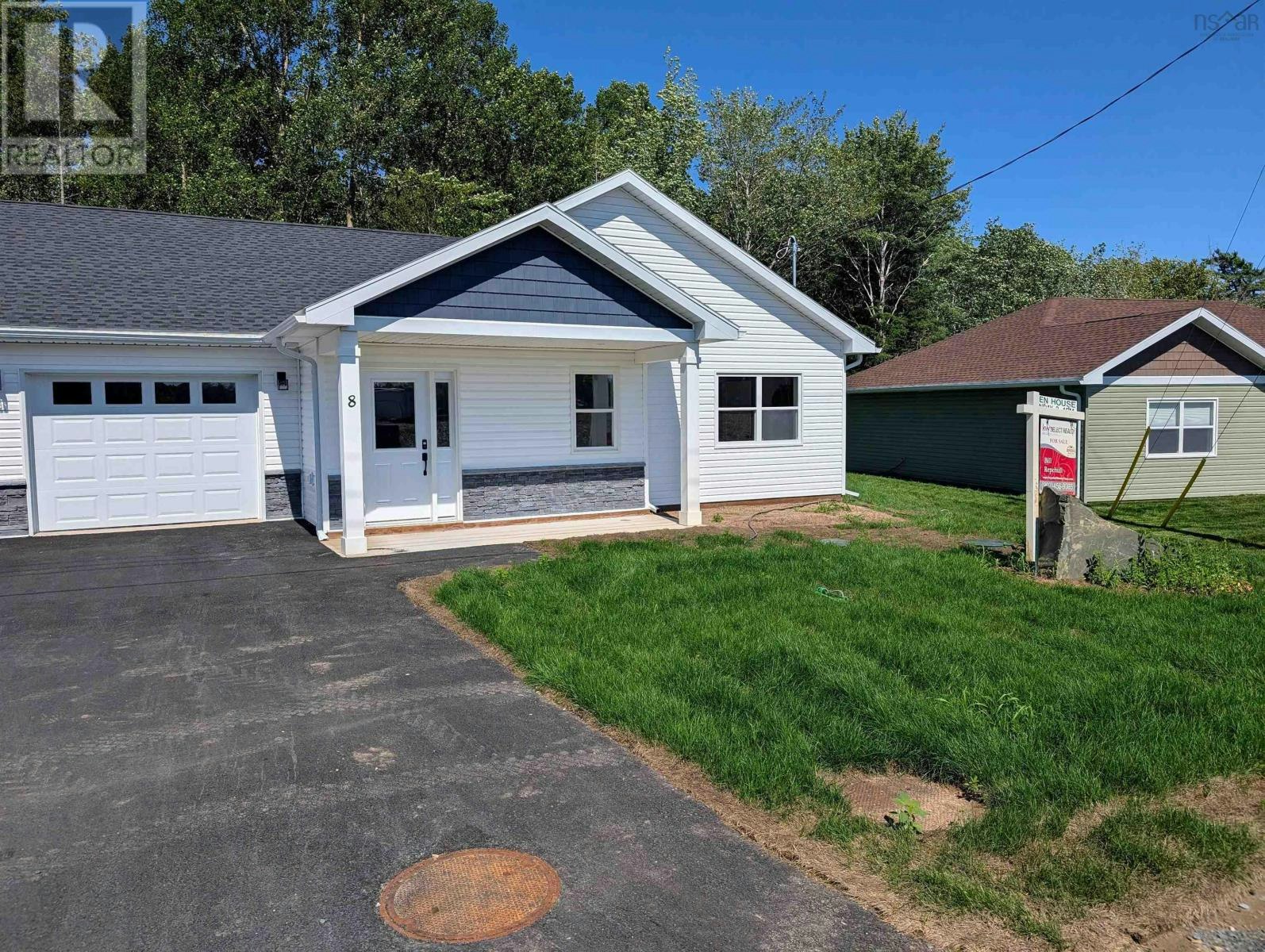 8 Shadebush Walk, Upper Sackville, NS, B4E 0X8