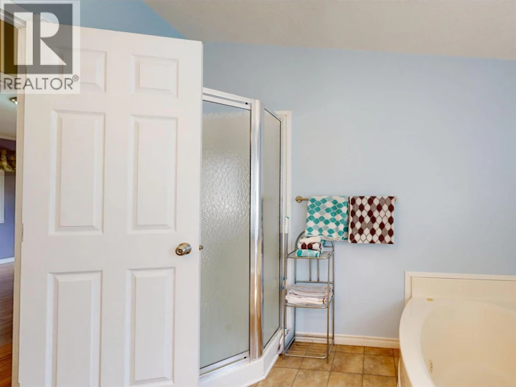 6089 Lakeshore Drive, 100 Mile House, BC, V0K 2E3 - 18