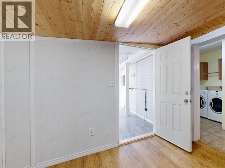 6089 Lakeshore Drive, 100 Mile House, BC, V0K 2E3 - 28