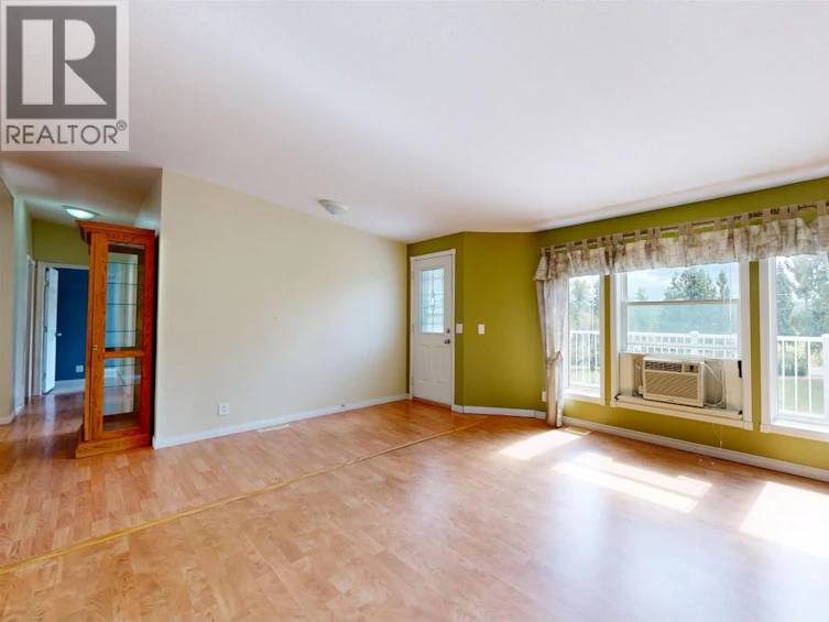 6089 Lakeshore Drive, 100 Mile House, BC, V0K 2E3 - 13
