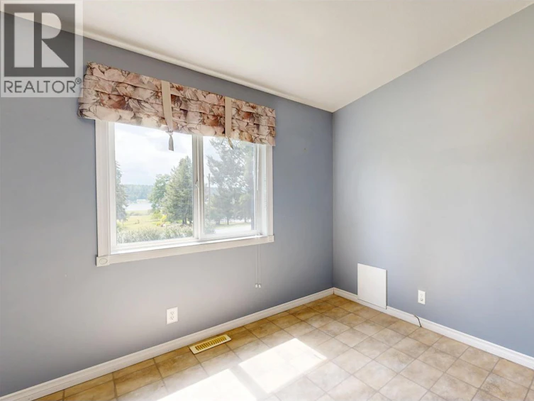 6089 Lakeshore Drive, 100 Mile House, BC, V0K 2E3 - 20