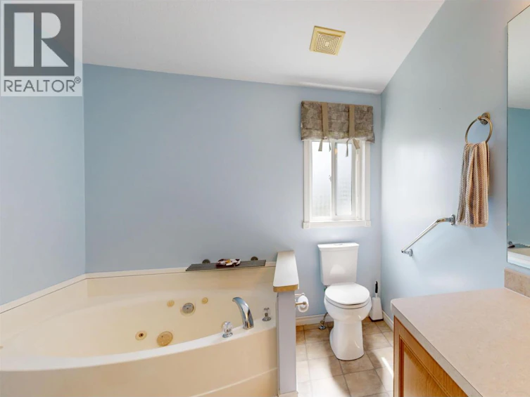 6089 Lakeshore Drive, 100 Mile House, BC, V0K 2E3 - 17