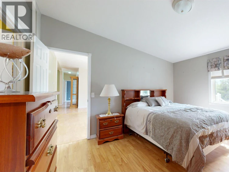 6089 Lakeshore Drive, 100 Mile House, BC, V0K 2E3 - 24