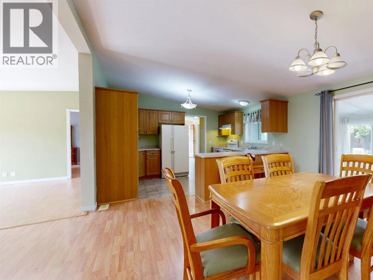 6089 Lakeshore Drive, 100 Mile House, BC, V0K 2E3 - 15
