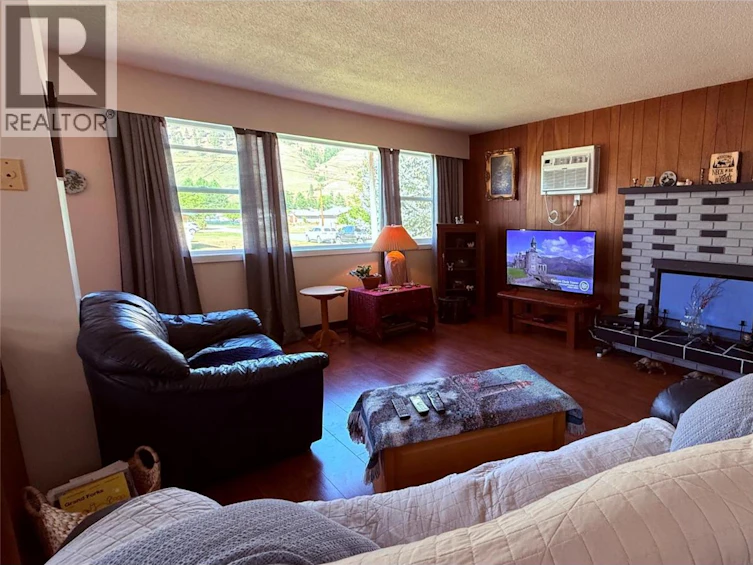 654 Sixth Avenue, Midway, BC, V0H 1M0 - 26