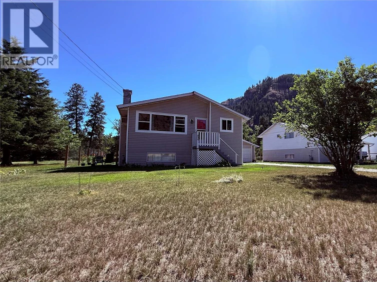 654 Sixth Avenue, Midway, BC, V0H 1M0 - 6