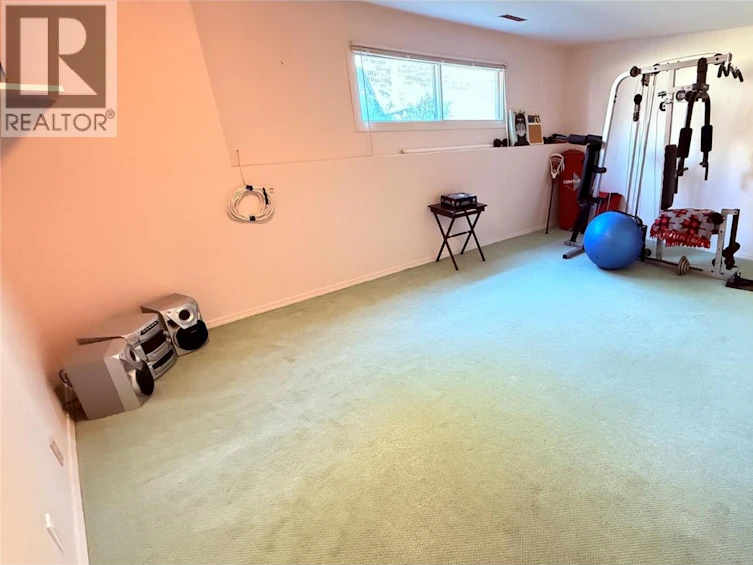 654 Sixth Avenue, Midway, BC, V0H 1M0 - 42