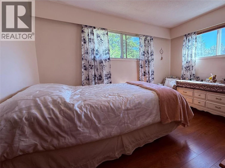 654 Sixth Avenue, Midway, BC, V0H 1M0 - 32