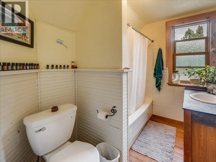 222 Observatory Street, Nelson, BC, V1L 4Y3 - 30