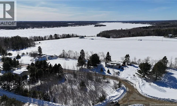 2 Rockcliff Boulevard
