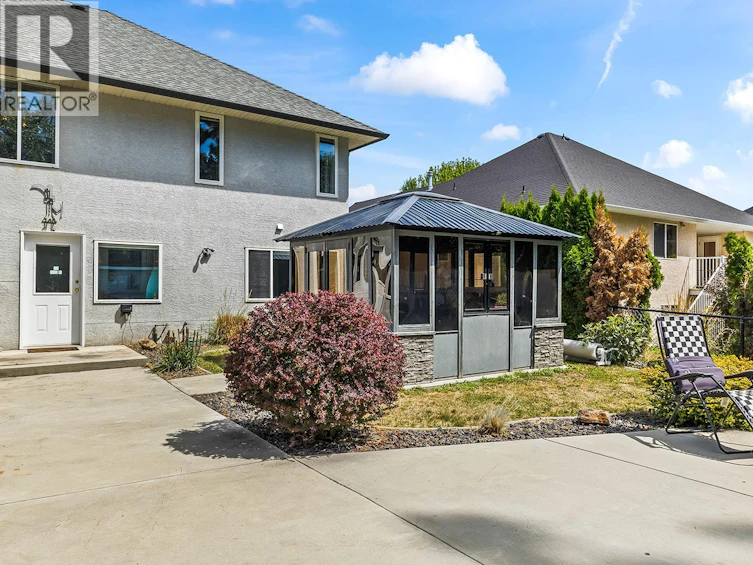 1687 Spruceglen Drive, Kelowna, BC, V1V 2K8 - 14
