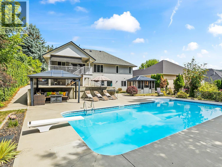 1687 Spruceglen Drive, Kelowna, BC, V1V 2K8 - 4