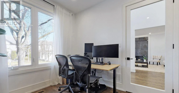 54 Fairmeadow Avenue, Toronto, ON, M2P 1W7 - 12