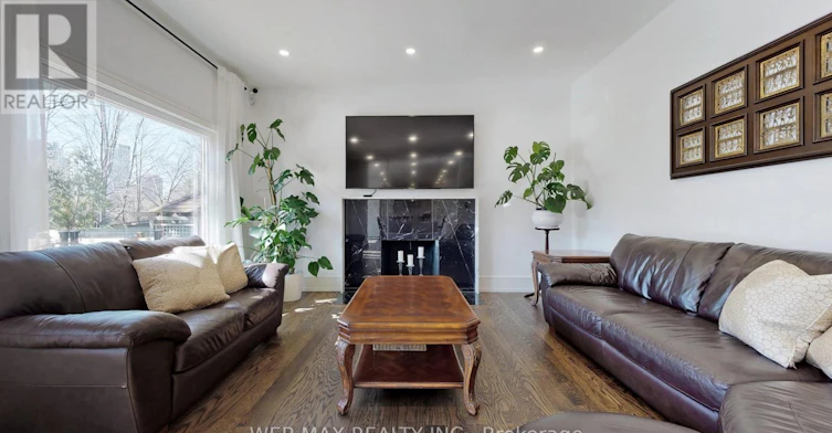 54 Fairmeadow Avenue, Toronto, ON, M2P 1W7 - 6