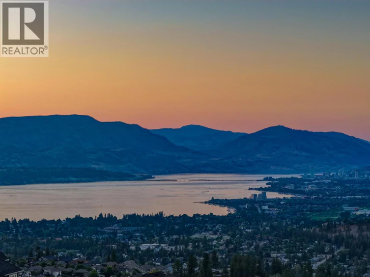 1060 Heweston Avenue, Kelowna, BC, V1W 5H6 - 3