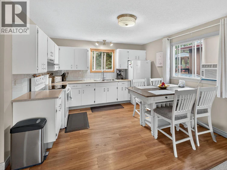 3476 Malcolm Road, West Kelowna, BC, V4T 1H4 - 11