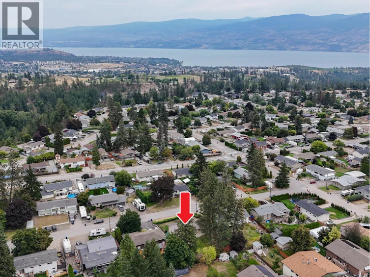 3476 Malcolm Road, West Kelowna, BC, V4T 1H4 - 2