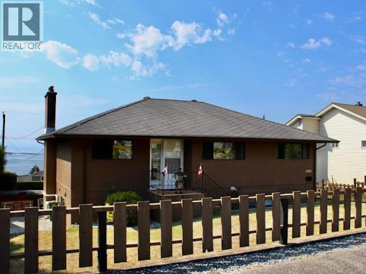 3933 Manitoba Avenue, Powell River, BC, V8A 2W7