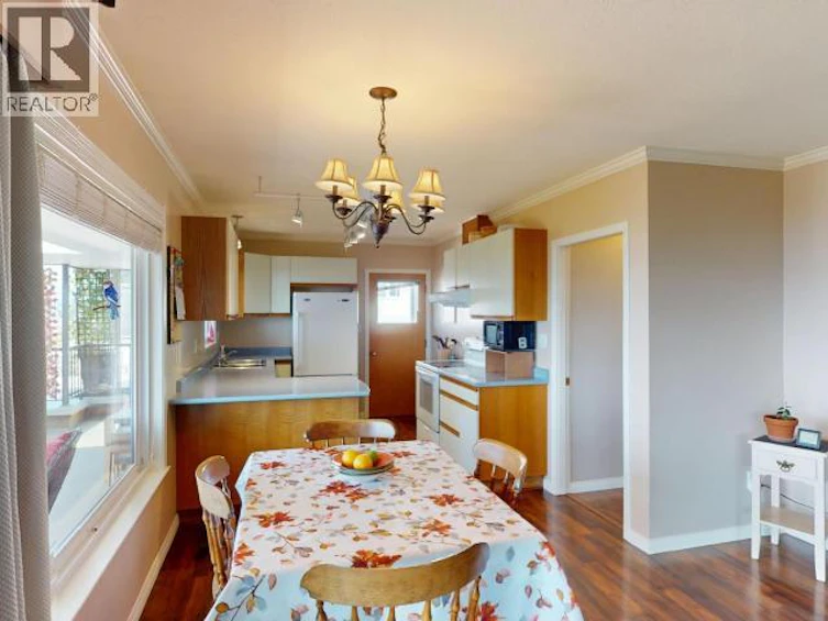 3933 Manitoba Avenue, Powell River, BC, V8A 2W7 - 15