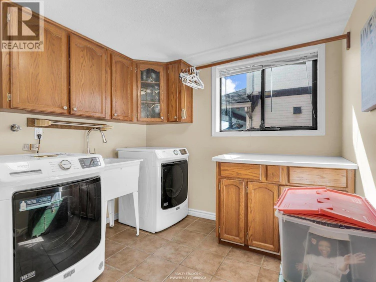 1028 Dansey Avenue, Coquitlam, BC, V3K 3H1 - 25